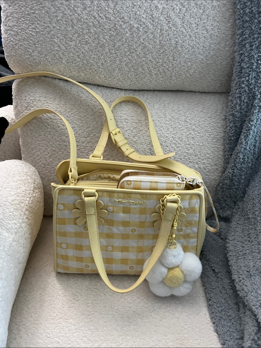 Betsey Johnson Yellow Gingham Daisy Tote and Wallet Set - Picture 8 of 10
